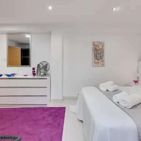 Newly Renovated 4 Bdrm W Pool In Location Marbella