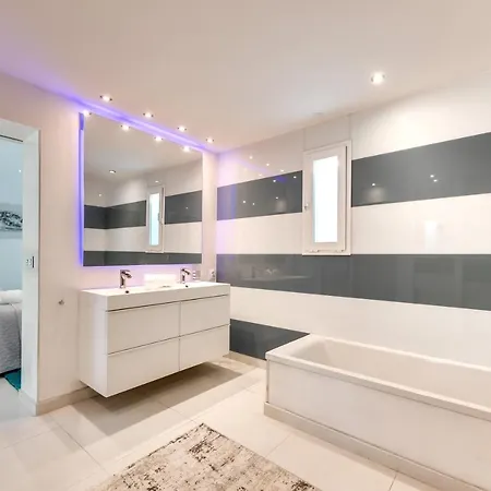Newly Renovated 4 Bdrm W Pool In Location Marbella