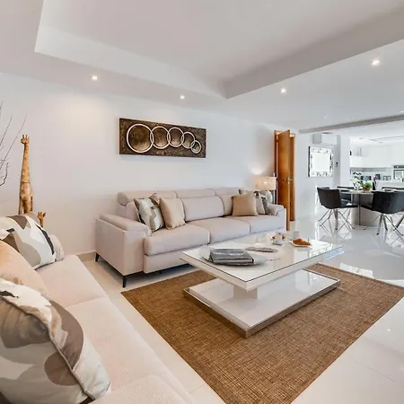 Newly Renovated 4 Bdrm W Pool In Location Marbella