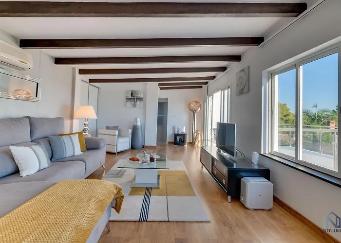 Newly Renovated 4 Bdrm W Pool In Location * Marbella