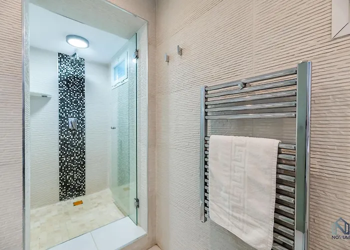 Newly Renovated 4 Bdrm W Pool In Location Apartment Marbella