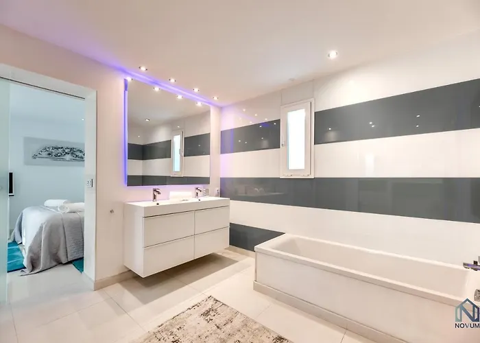 Newly Renovated 4 Bdrm W Pool In Location Marbella