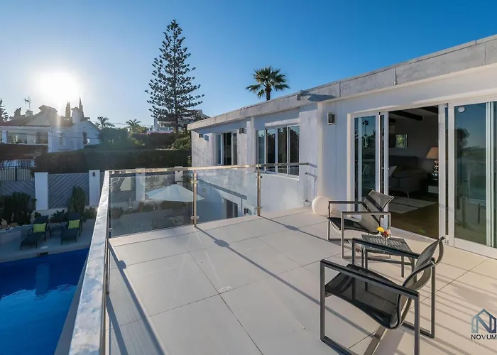 Apartment Newly Renovated 4 Bdrm W Pool In Location Marbella