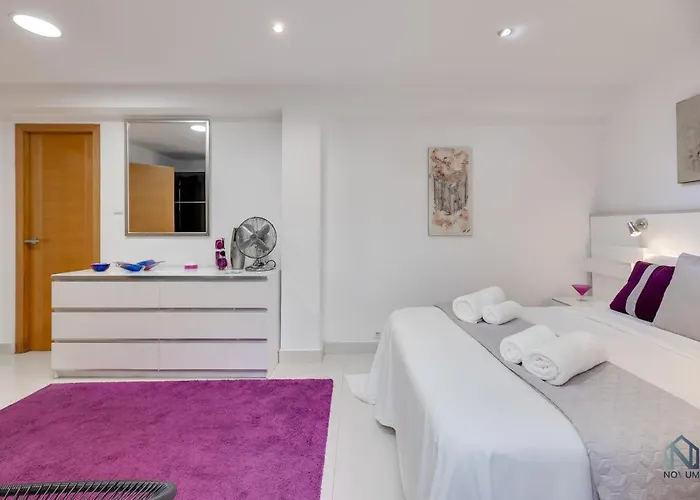 Newly Renovated 4 Bdrm W Pool In Location Marbella